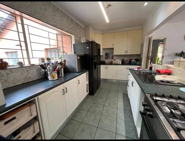 4 BEDROOM HOUSE FOR SALE IN SUNWARD PARK